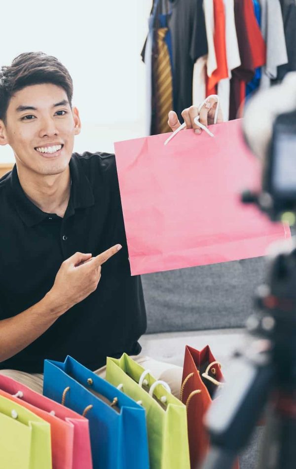 vlogger working for online marketing Brand Experience Is A Form Of Experiential Marketing